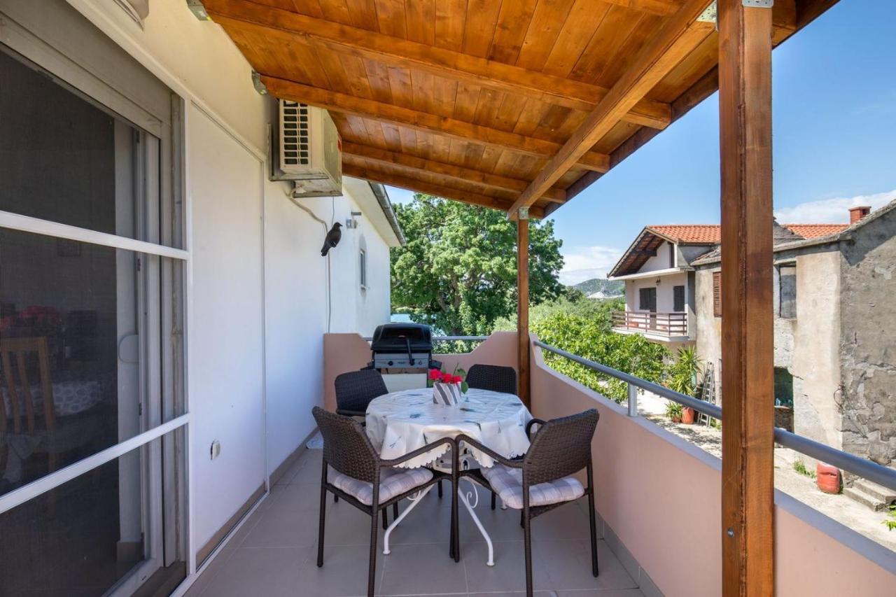 Apartment Neretva Dream Komin  外观 照片
